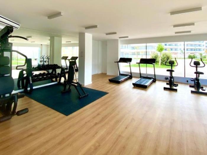 Newly Built 3 Bdrm Modern Apt W Gym, Pool, & Views Marbella Exterior photo