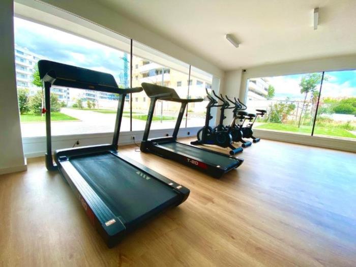 Newly Built 3 Bdrm Modern Apt W Gym, Pool, & Views Marbella Exterior photo