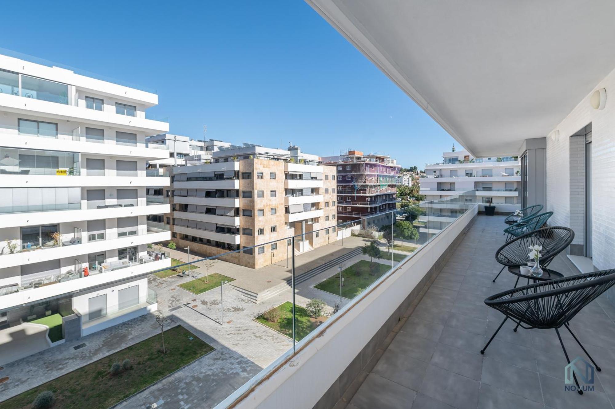 Newly Built 3 Bdrm Modern Apt W Gym, Pool, & Views Marbella Exterior photo