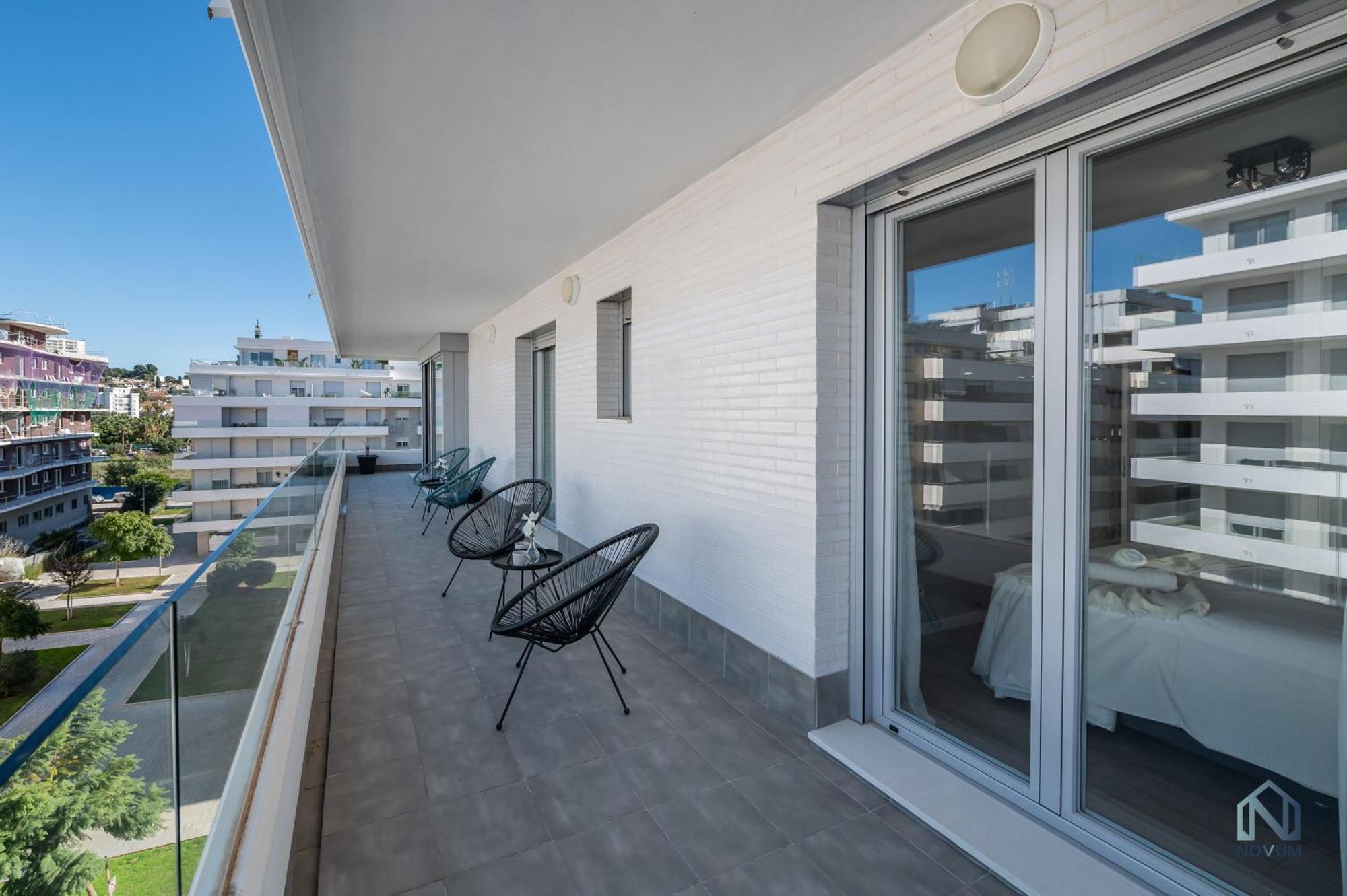 Newly Built 3 Bdrm Modern Apt W Gym, Pool, & Views Marbella Exterior photo