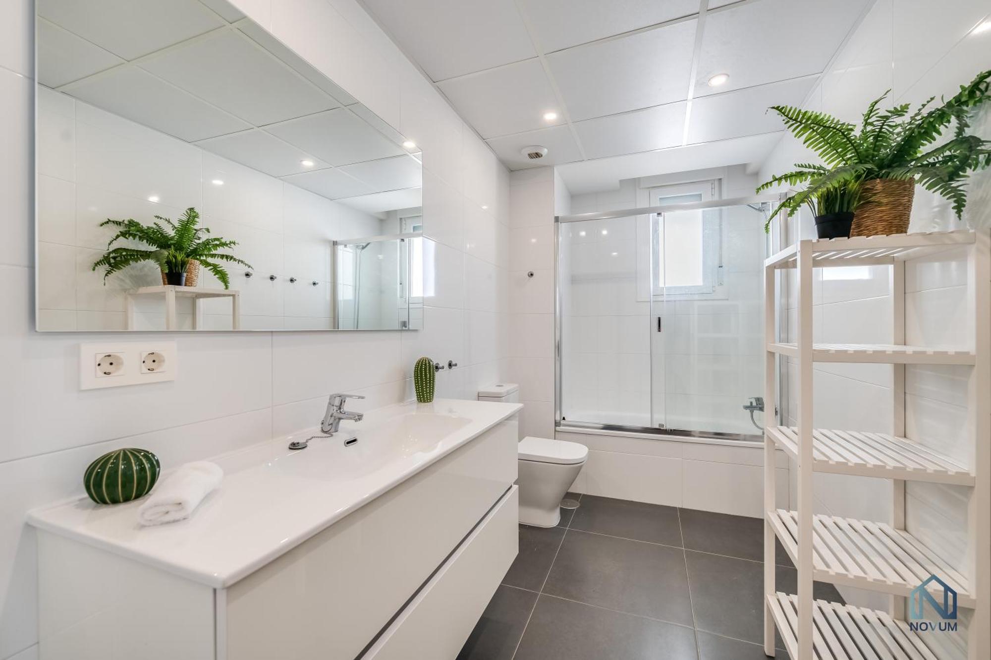 Newly Built 3 Bdrm Modern Apt W Gym, Pool, & Views Marbella Exterior photo