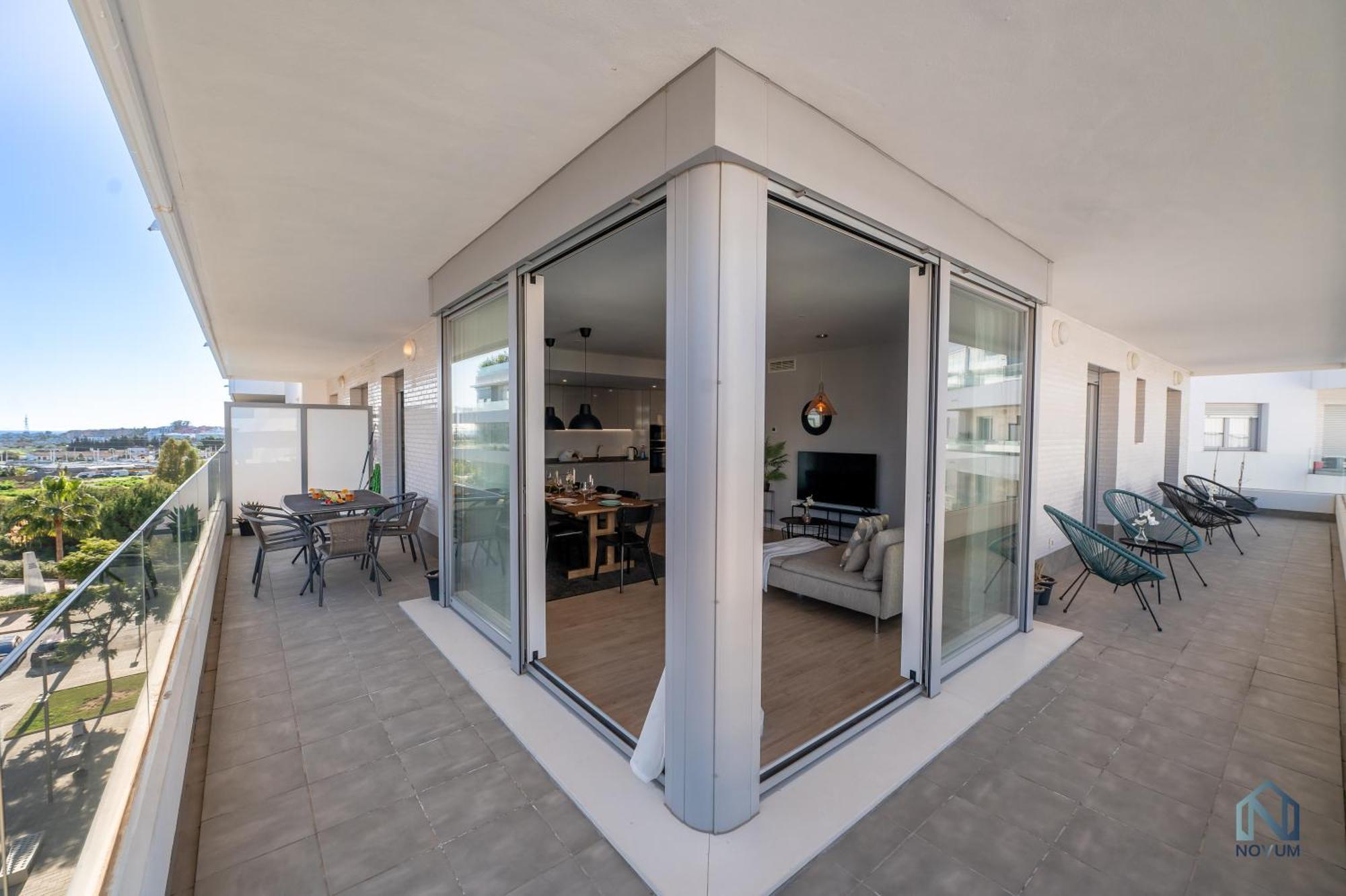 Newly Built 3 Bdrm Modern Apt W Gym, Pool, & Views Marbella Exterior photo